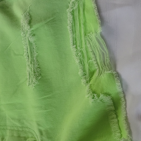 NO BO Girls Neon Green Distressed Shorts, Size: 15, NWT - Picture 3 of 8